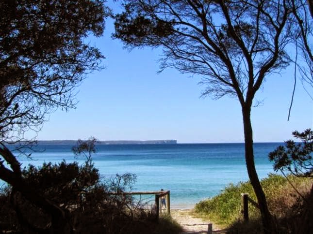 Bayside Beach House Vincentia, Jervis Bay | lodging | 30 Plantation Point Parade, Vincentia NSW 2540, Australia | 0406319318 OR +61 406 319 318