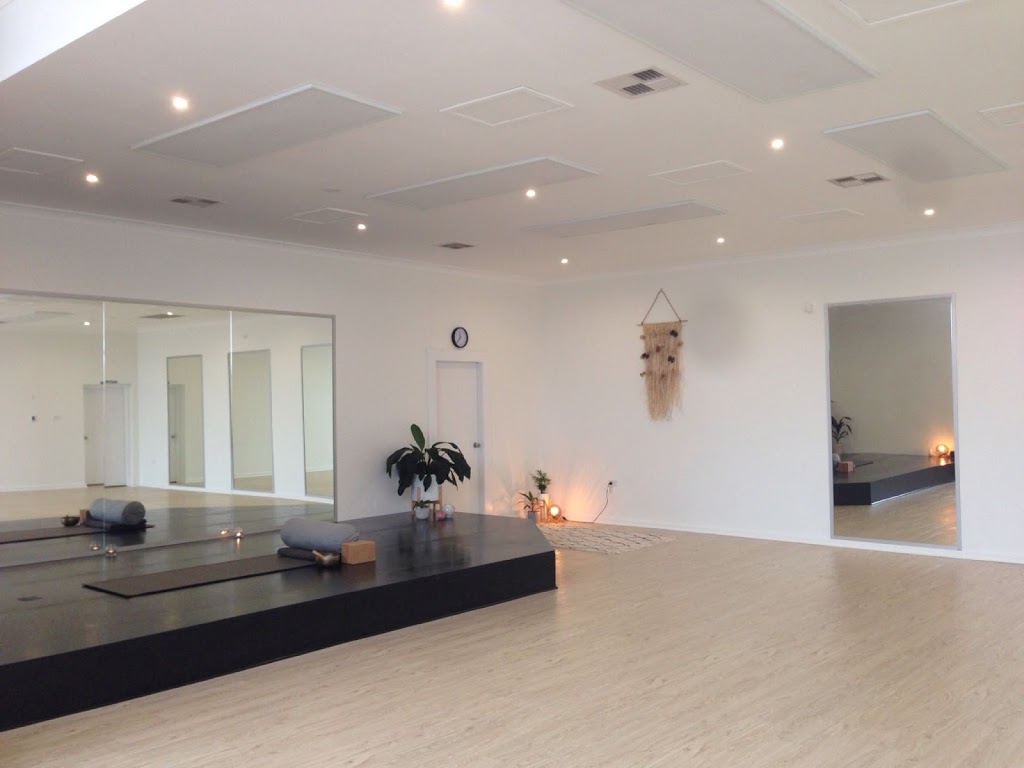 Love Yoga | 5/32 Addison St, Shellharbour NSW 2529, Australia | Phone: (02) 4288 5384