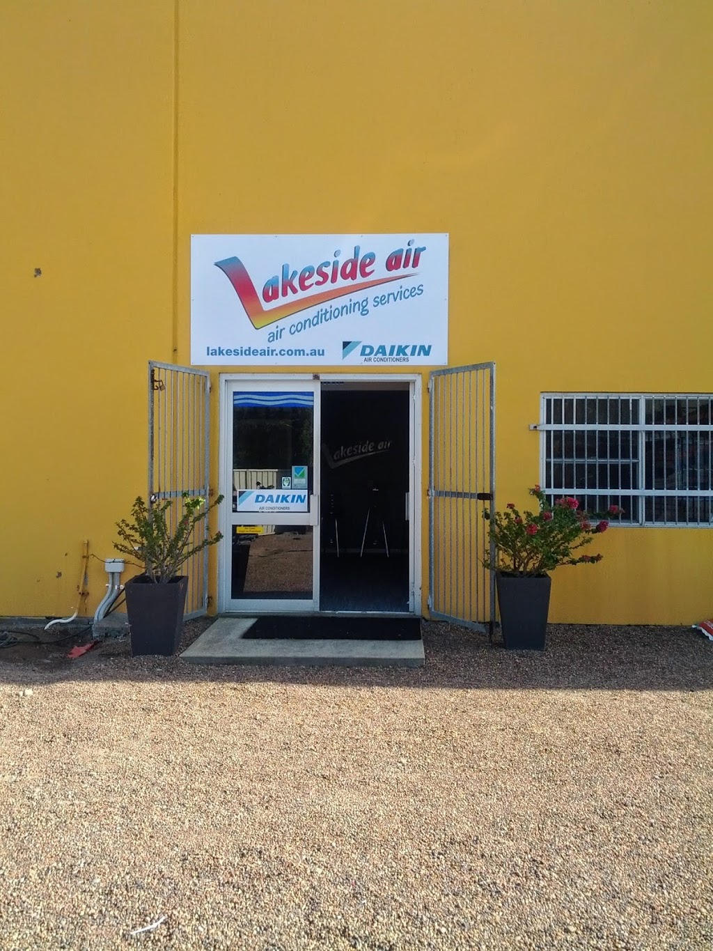 Lakeside Air | home goods store | 61 Pacific Hwy, Bennetts Green NSW 2290, Australia | 0249474122 OR +61 2 4947 4122