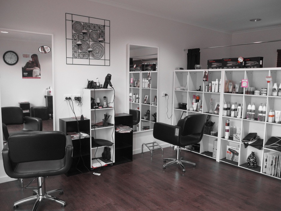 Root 2 Ends Hair and Beauty Salon | hair care | 5 Monica Ave, Caroline Springs VIC 3023, Australia | 0425867335 OR +61 425 867 335