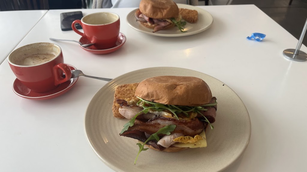 The Beach House Restaurant and Cafe | 10A Hannah Parade, One Mile NSW 2316, Australia | Phone: 0448 923 005