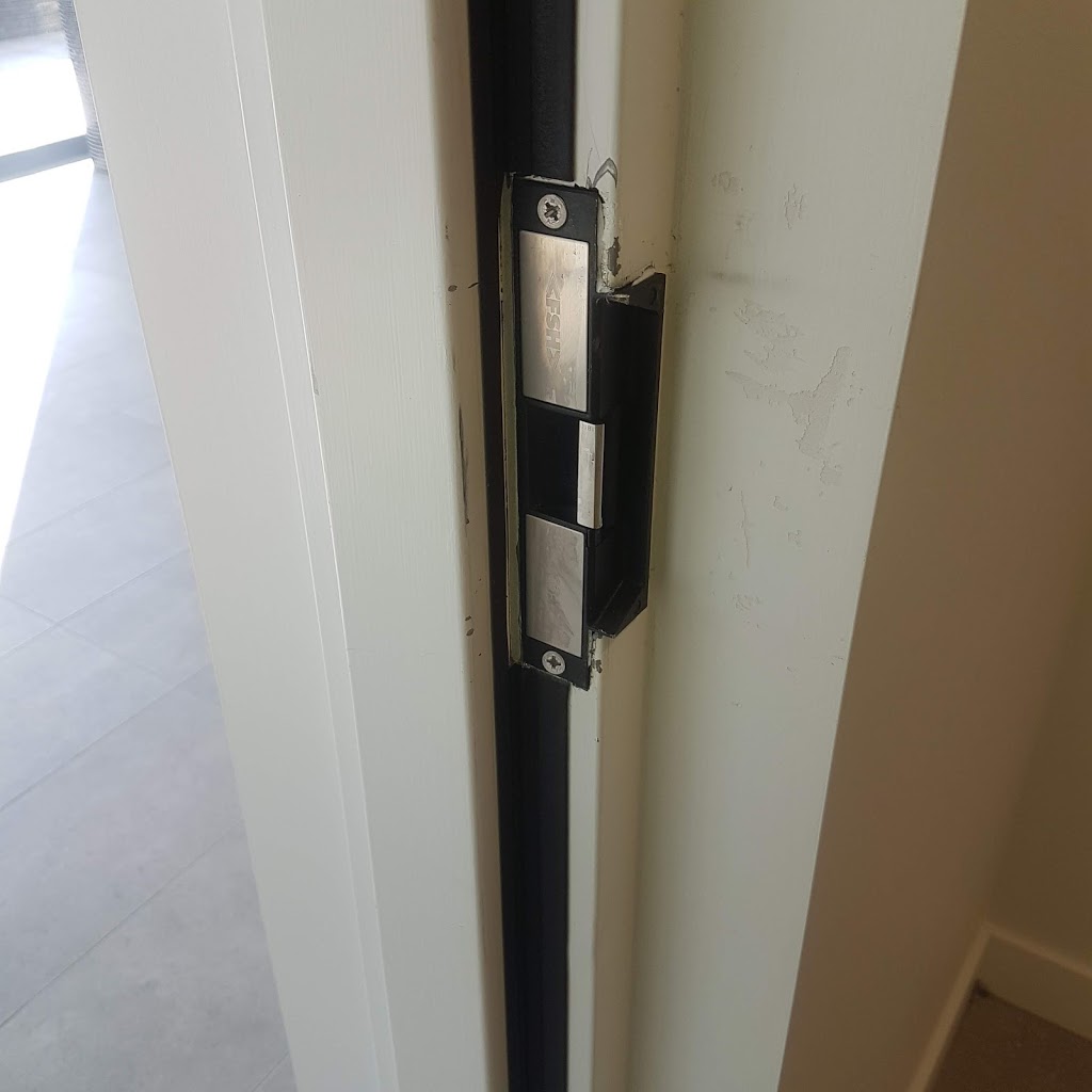 AAA Door Systems |  | 34 Hogan Ave, Mount Warrigal NSW 2528, Australia | 0420218512 OR +61 420 218 512