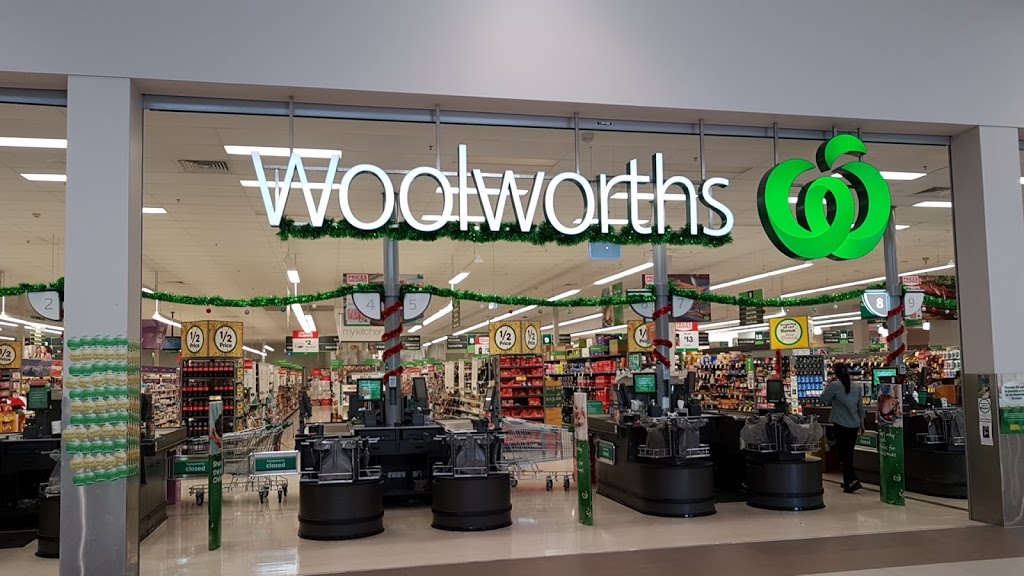 Woolworths | supermarket | Cardinia Rd & Village way, Pakenham VIC 3810, Australia | 0359435210 OR +61 3 5943 5210