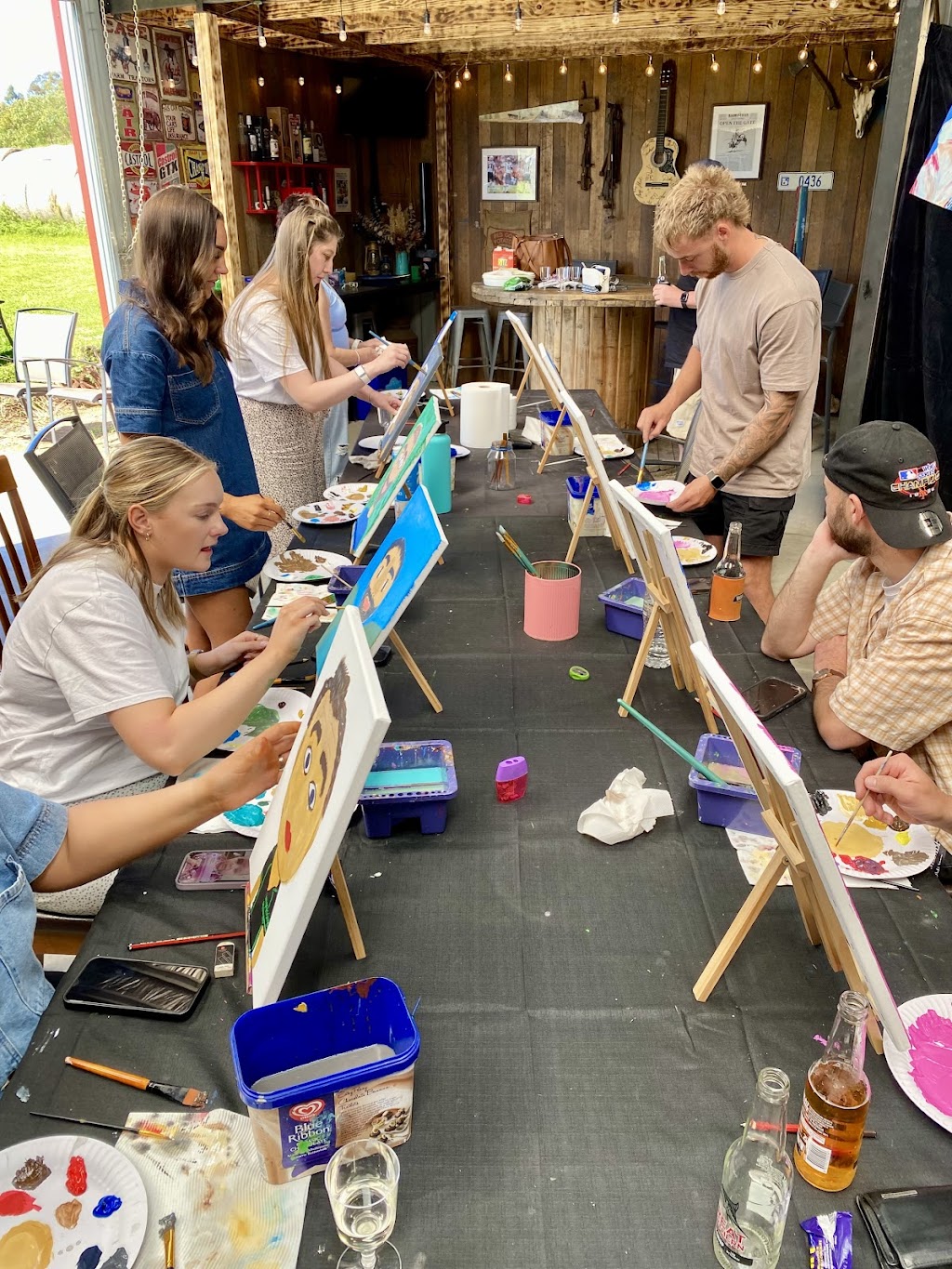 Acres of Art I Paint and Sip Pakenham | 55 Dore Rd, Pakenham VIC 3810, Australia | Phone: 0439 932 446