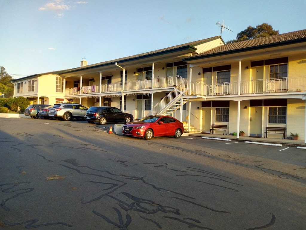 Colonial Lodge Motor Inn | 2 MacDonald St, Yass NSW 2582, Australia | Phone: (02) 6226 3313