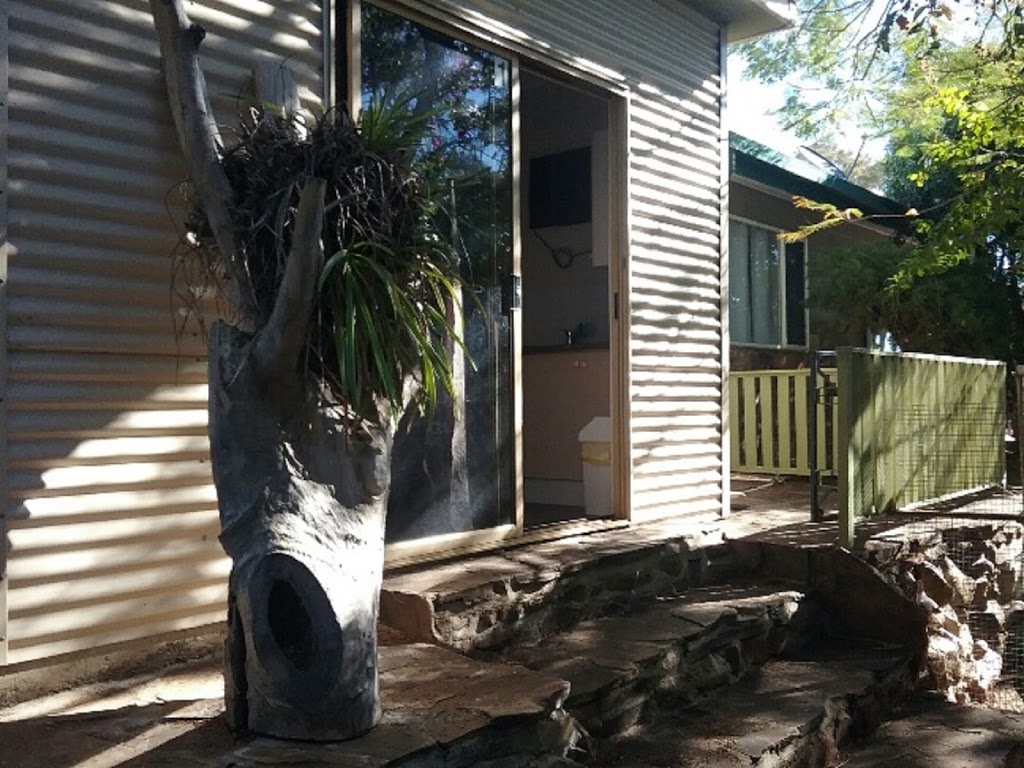 Fossickers Lodge Rubyvale | lodging | 23 Keilambete Rd, The Gemfields QLD 4702, Australia | 0437983348 OR +61 437 983 348