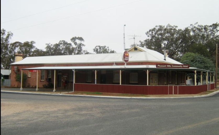 Pleasant Hills Hotel - Community | 3 Manson St, Pleasant Hills NSW 2658, Australia | Phone: (02) 6929 6429
