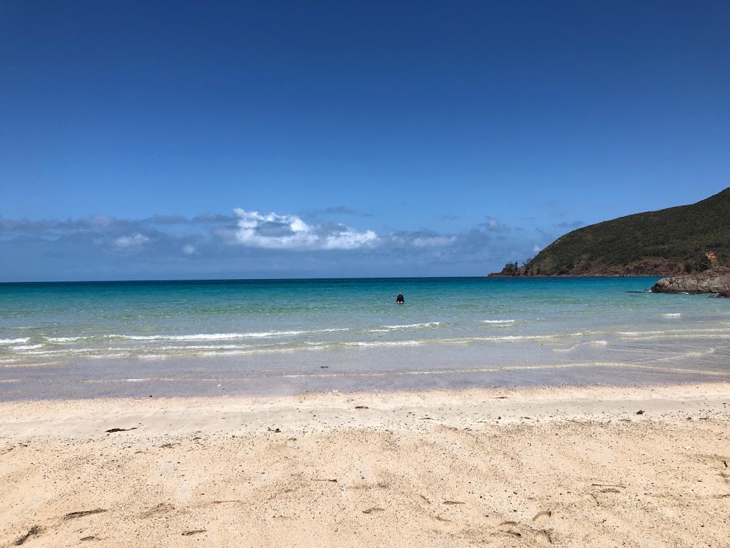 Basil Bay Hut | Basil Bay, Keswick Island QLD 4740, Australia | Phone: 1300 889 290