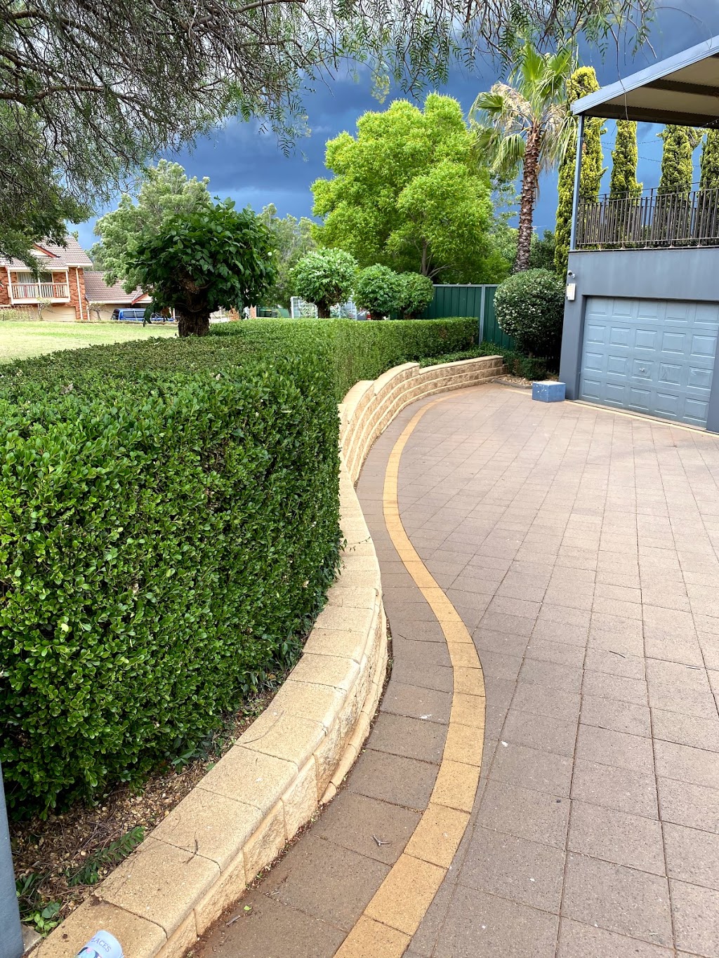 Louis Lawn and Garden Care | 11R Wilfred Smith Dr, Dubbo NSW 2830, Australia | Phone: 0428 895 083