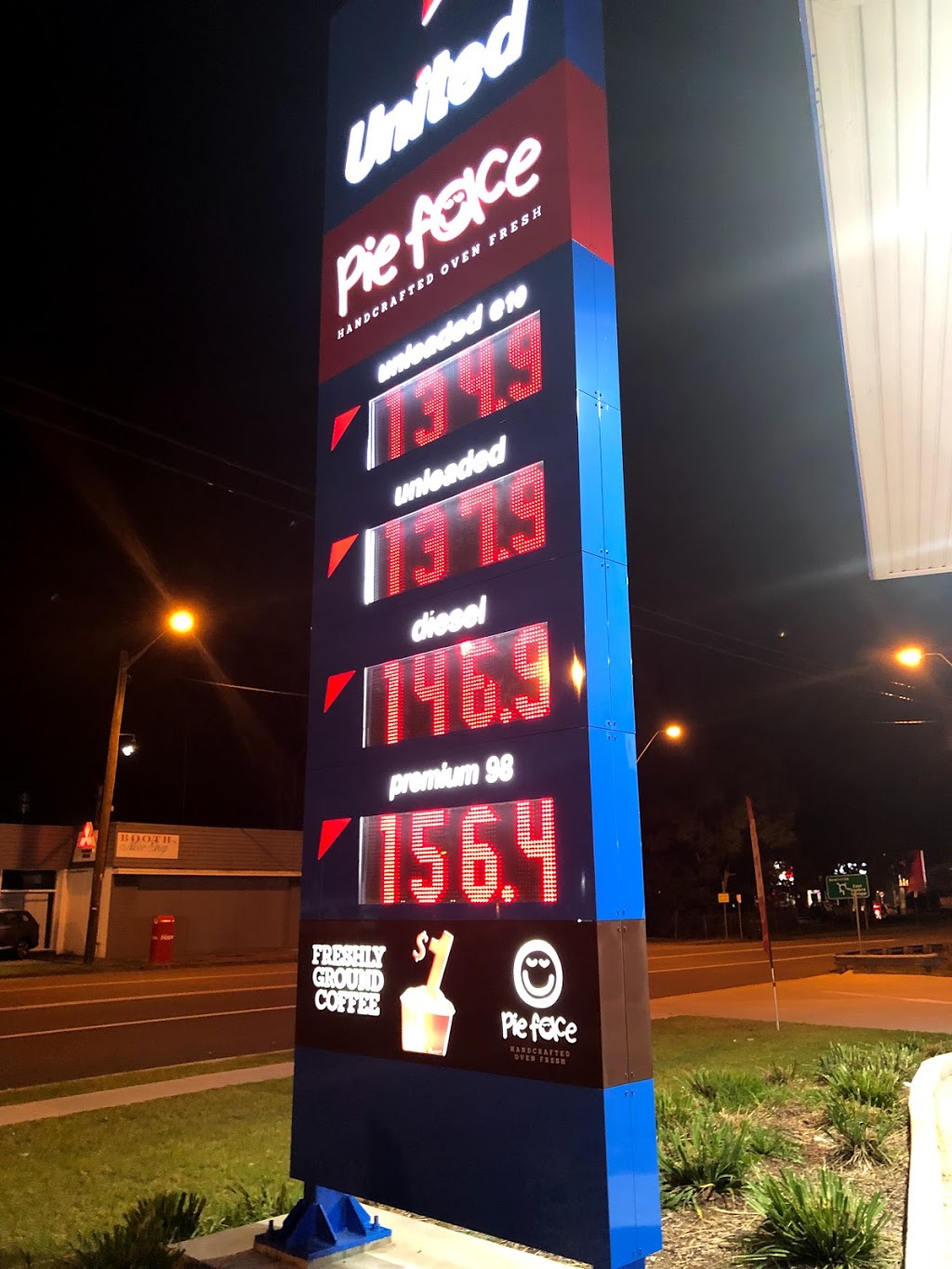 UNITED (PIE FACE) | gas station | 459 Pacific Hwy, Wyoming NSW 2250, Australia | 0280891924 OR +61 2 8089 1924