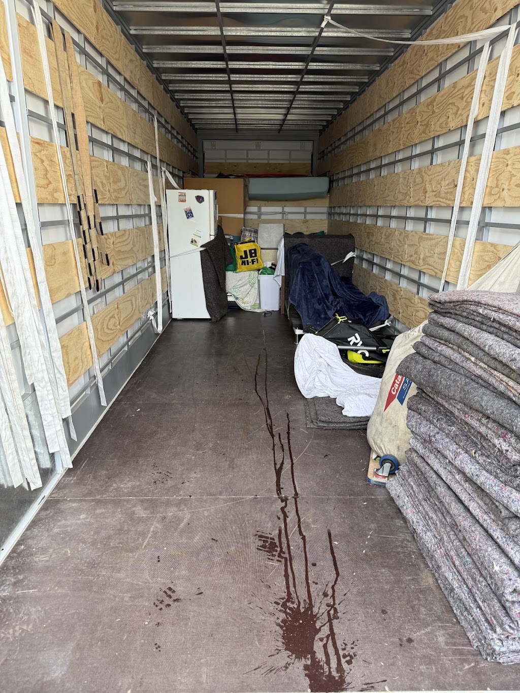 Absolute furniture removals and storage | 69 Dora St, Dora Creek NSW 2264, Australia | Phone: 0413 717 819