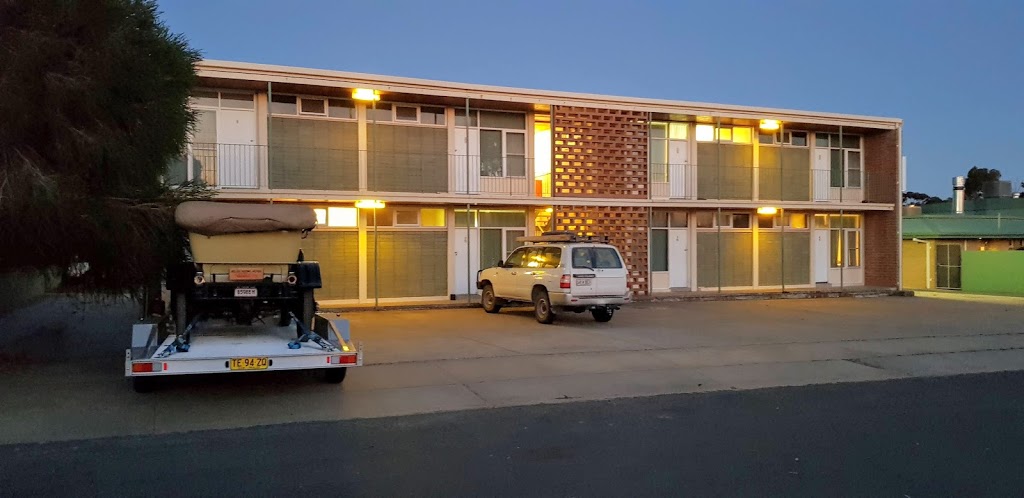 Lameroo Hotel Motel | store | 80 Railway Terrace N, Lameroo SA 5302, Australia | 0885763006 OR +61 8 8576 3006
