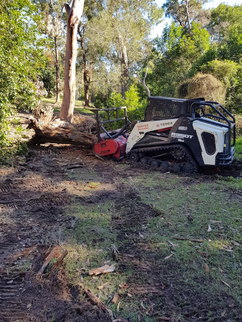 Reeper Mulching | 15 Poplars Ave, Bateau Bay NSW 2261, Australia | Phone: 0428 162 455