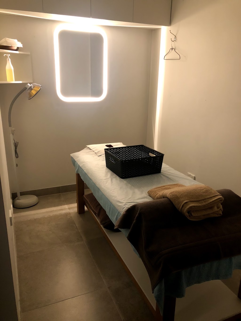 Acupower Massage Castle Towers | Shop 255 Acupower Massage Castle Towers 6-14 castle st Opposite Commonwealth Bank, Castle Hill NSW 2154, Australia | Phone: (02) 9659 6681