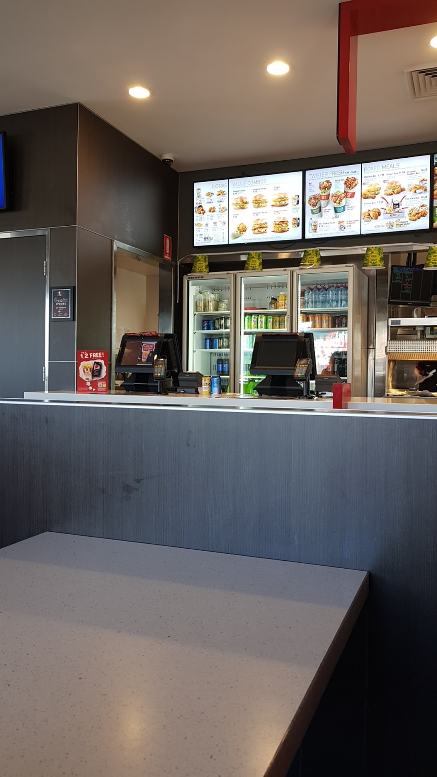 KFC Treendale | meal takeaway | 23 Grand Entrance, Australind WA 6233, Australia | 0897073099 OR +61 8 9707 3099