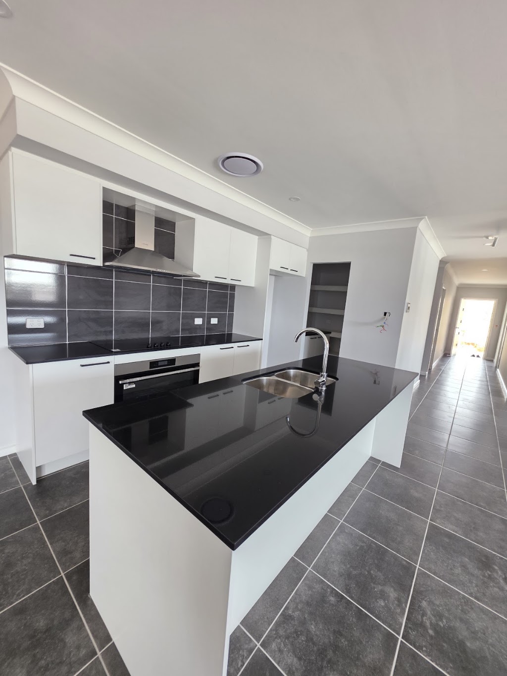 Dubbo Clean 4U Cleaning | 85A Champagne Dr, Dubbo NSW 2830, Australia | Phone: 0479 061 286