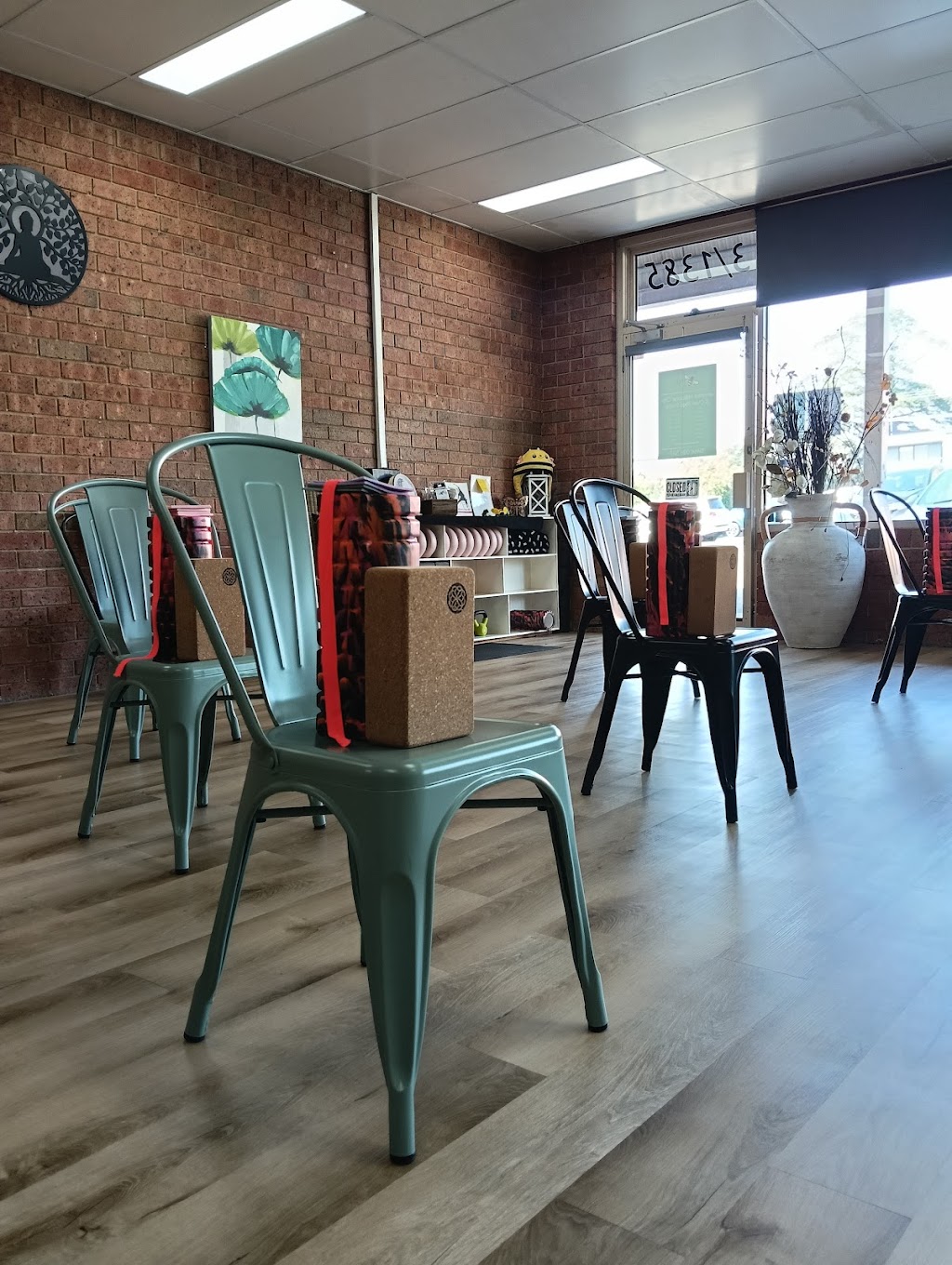 BeeZy Remedial Massage Clinic & Chair Yoga | 1385 Healesville - Koo Wee Rup Rd, Woori Yallock VIC 3139, Australia | Phone: 0466 026 587