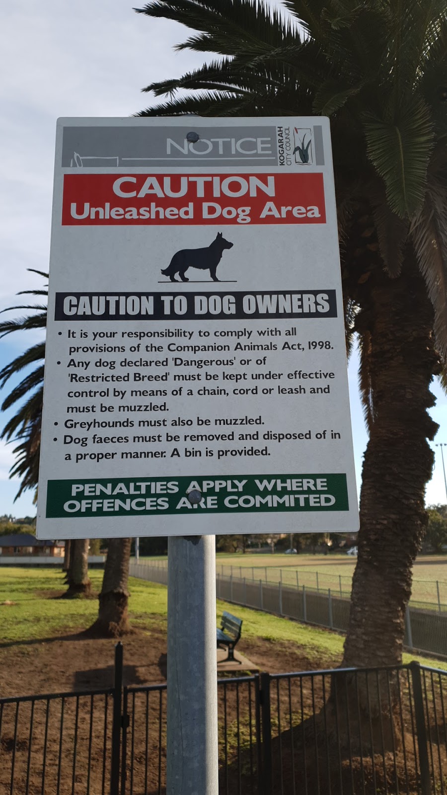 Dog friendly leash-free park | park | Carlton Cres, Carss Park NSW 2221, Australia
