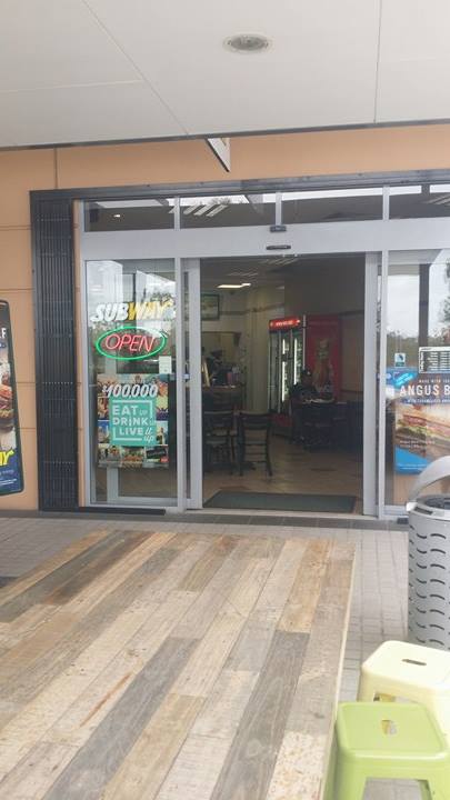 Subway | restaurant | shop 9/2118 Ipswich Rd, Oxley QLD 4075, Australia | 0733792222 OR +61 7 3379 2222