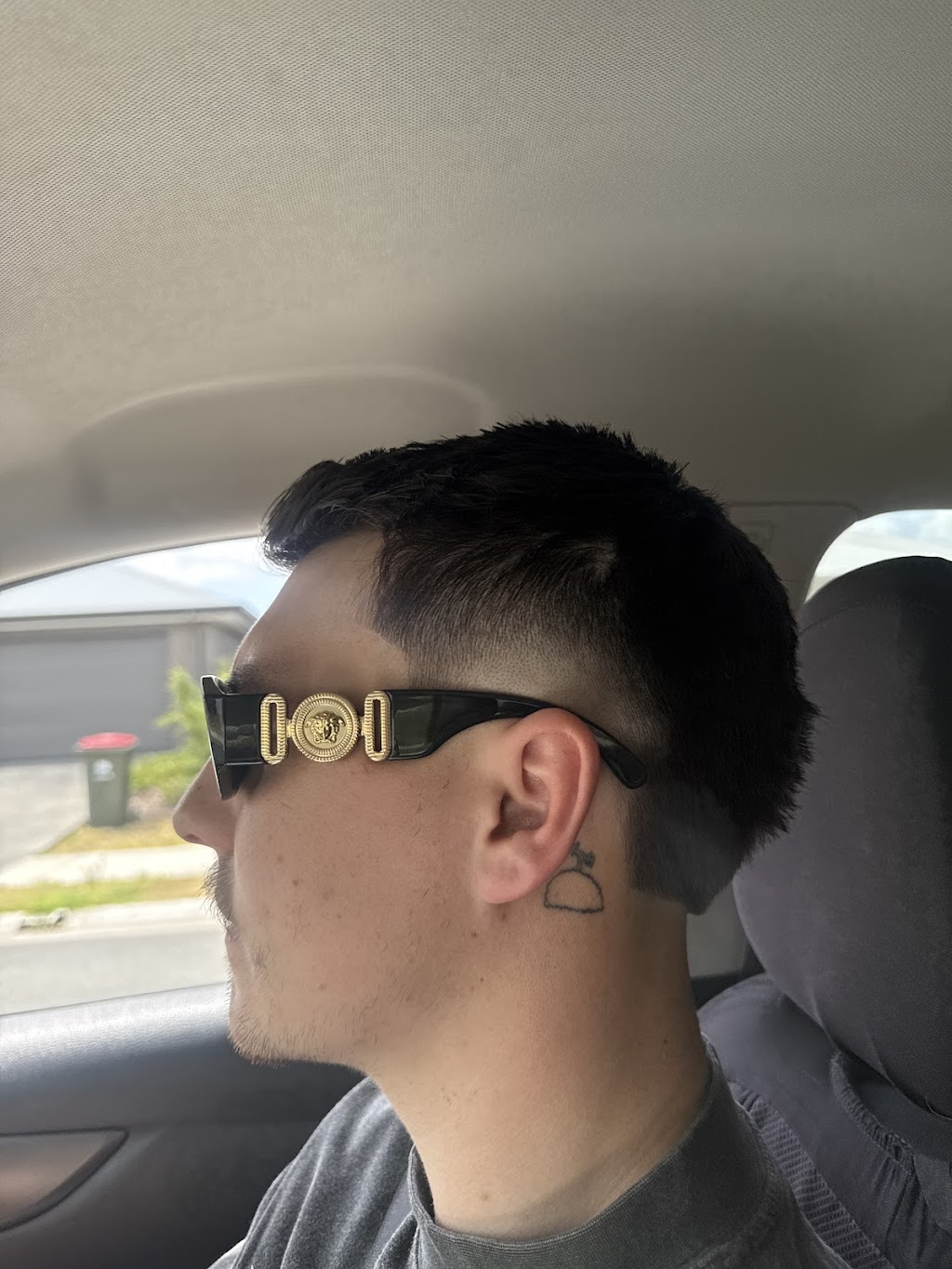 Toobis barber flagstone | 7/25 Bushman Dr, Flagstone QLD 4280, Australia | Phone: (07) 5548 7716