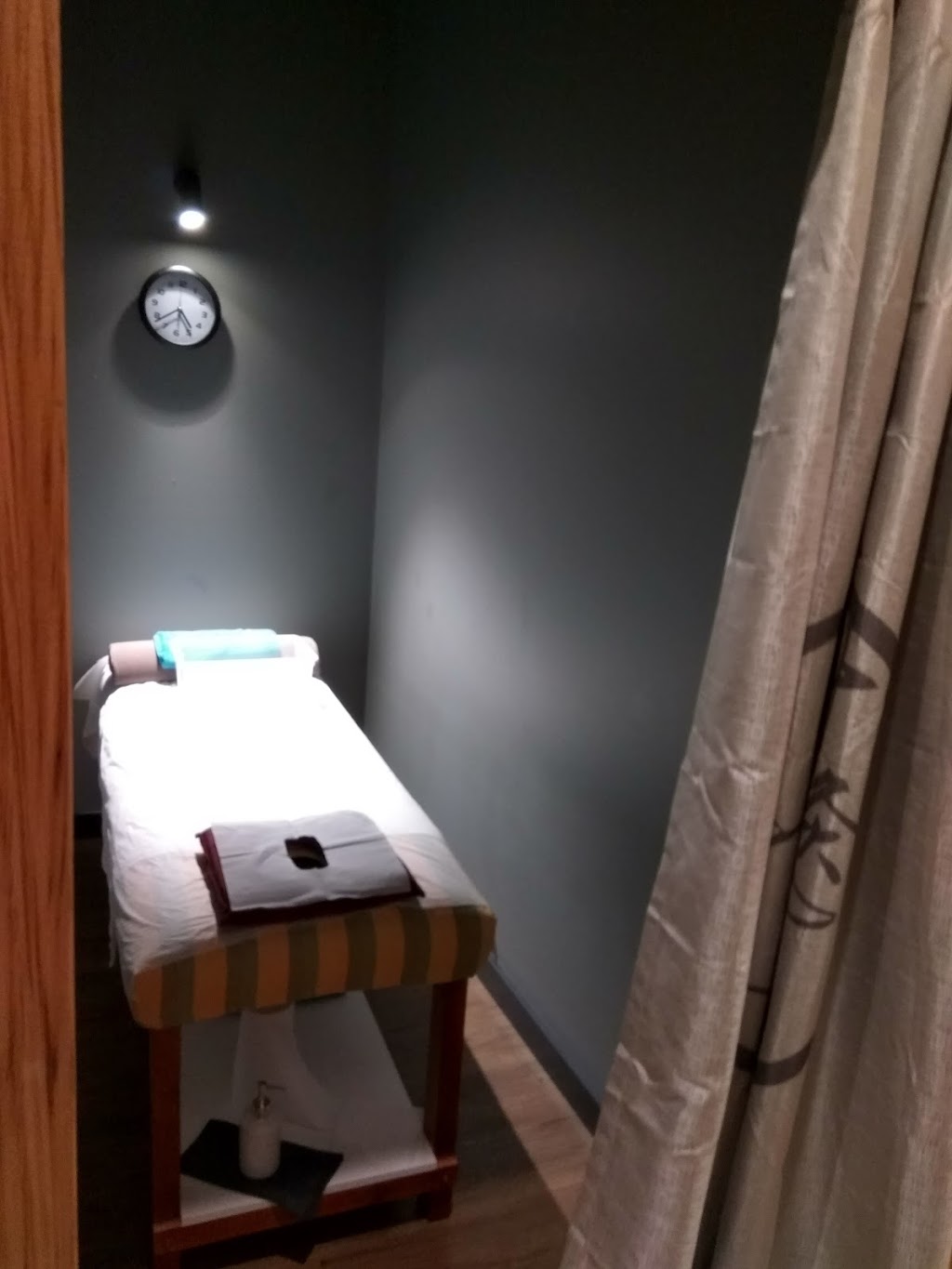 Magic Care Massage | 1 Molly Morgan Dr, East Maitland NSW 2323, Australia | Phone: (02) 4934 8339