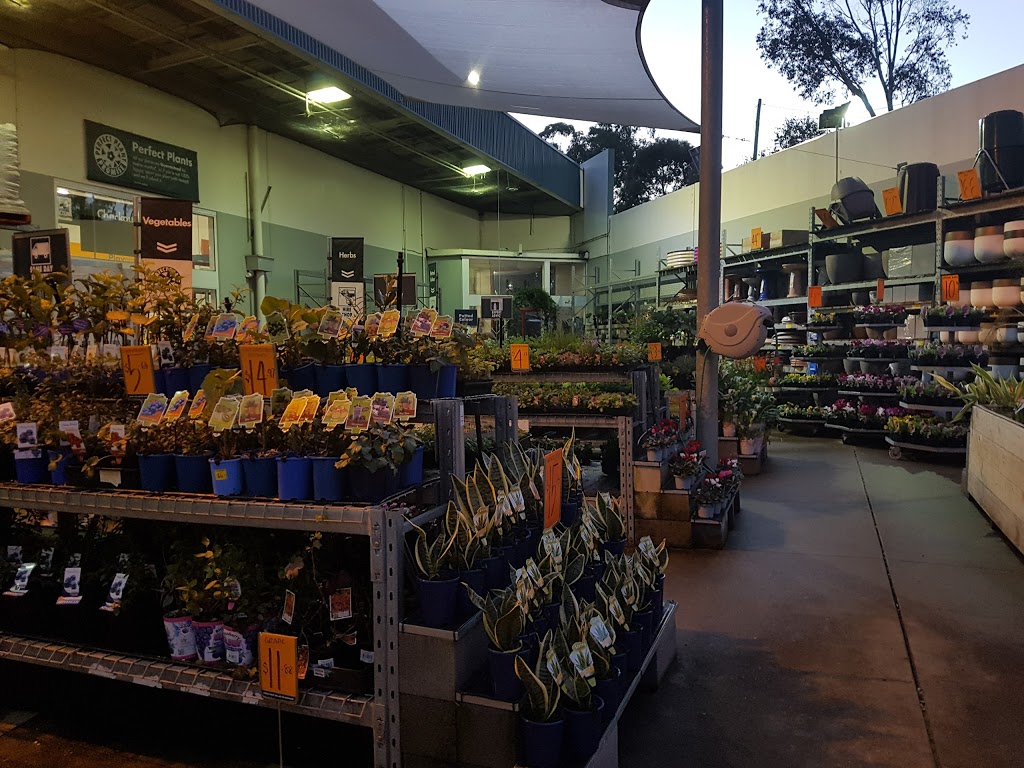 Bunnings Crossroads | hardware store | Unit 1 Camden Valley Way, Casula NSW 2170, Australia | 0296005400 OR +61 2 9600 5400