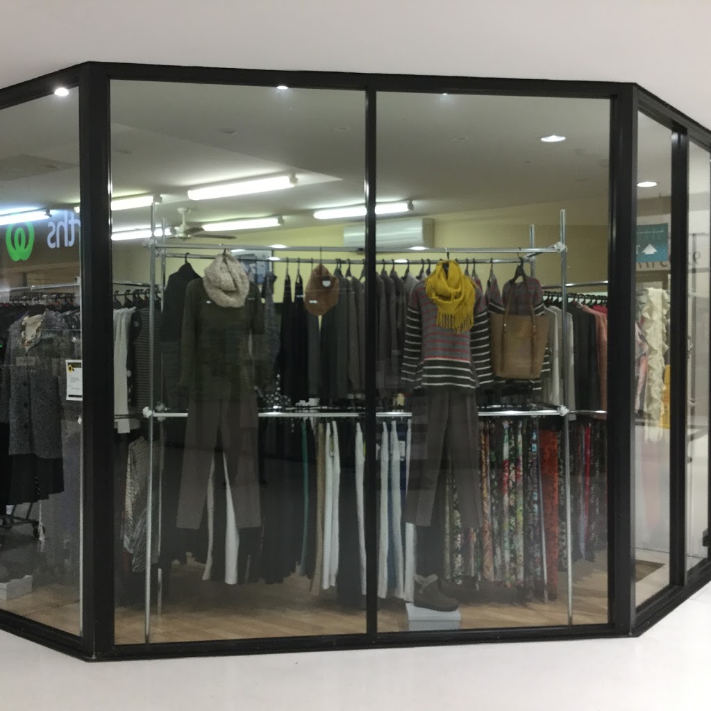 Hangers Boutique | clothing store | Shop 7 Mundaring Mall, Cnr Great Eastern Highway and Mann Street, Mundaring WA 6073, Australia | 0892952585 OR +61 8 9295 2585