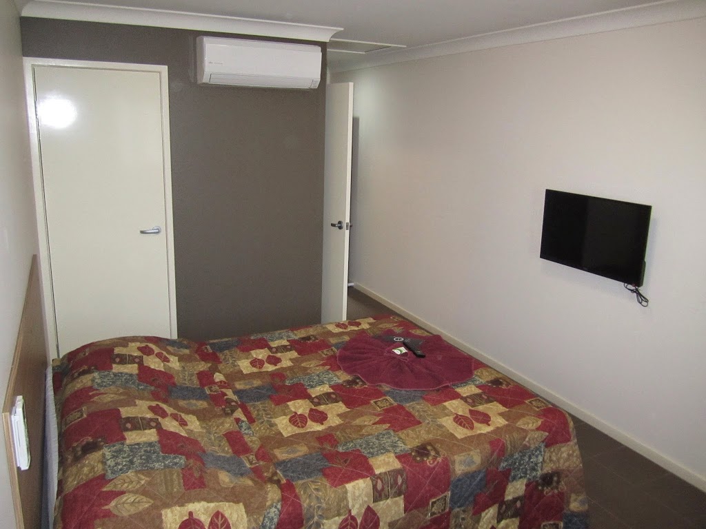 Isaac Motel Moranbah | lodging | 37 Bacon St, Moranbah QLD 4744, Australia | 0749416656 OR +61 7 4941 6656
