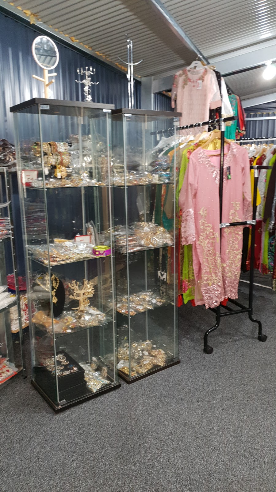 Dress Village | clothing store | Main S Rd, Morphett Vale SA 5162, Australia | 0412342500 OR +61 412 342 500