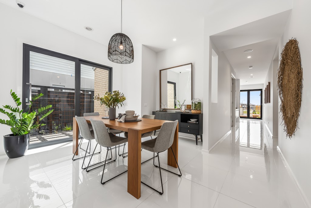 Sienna Homes - Canopy Estate | 18 Snead Bvd, Cranbourne VIC 3977, Australia | Phone: 0437 525 122