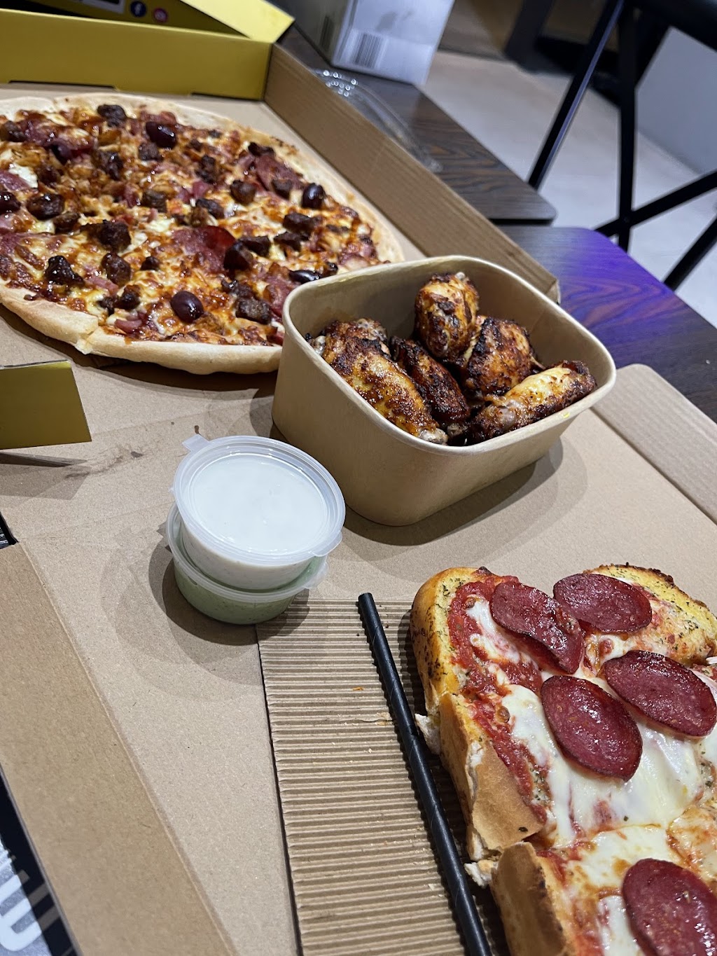 The Cheesy Slice | Next to Meriton Suites Liverpool, Shop 1/167 Northumberland St, Liverpool NSW 2170, Australia | Phone: 0468 484 167