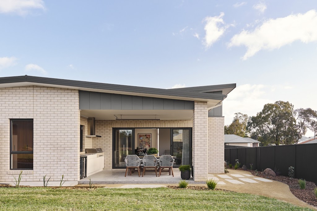 G.J. Gardner Homes Ararat (Millbrook Display Home) | 1 Omaroo Court, Ararat VIC 3377, Australia | Phone: (03) 5352 3298