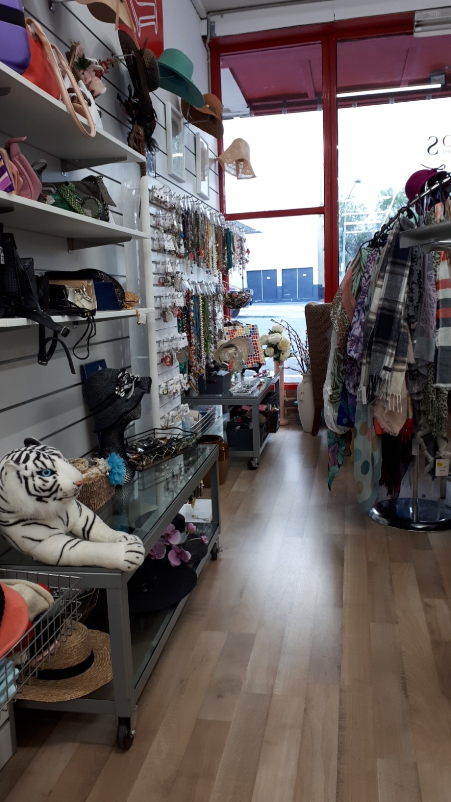 Salvos Stores Forest Hill | store | 39 Mahoneys Rd, Forest Hill VIC 3131, Australia | 0398940453 OR +61 3 9894 0453