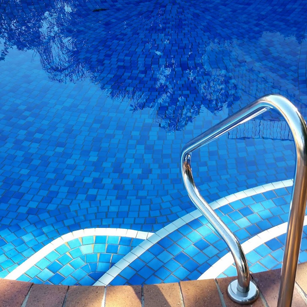 Metro Pool Care | 12 Canal Ave, Runaway Bay QLD 4216, Australia | Phone: 0431 086 774