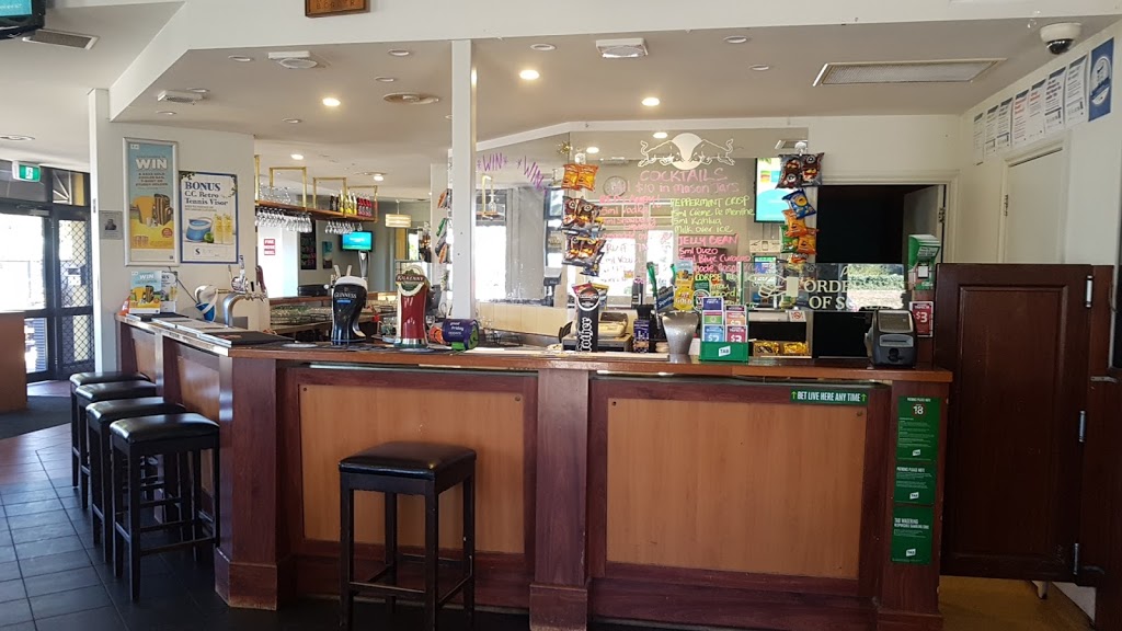 Railway Hotel | restaurant | 2 High St, Bannockburn VIC 3331, Australia | 0352811230 OR +61 3 5281 1230