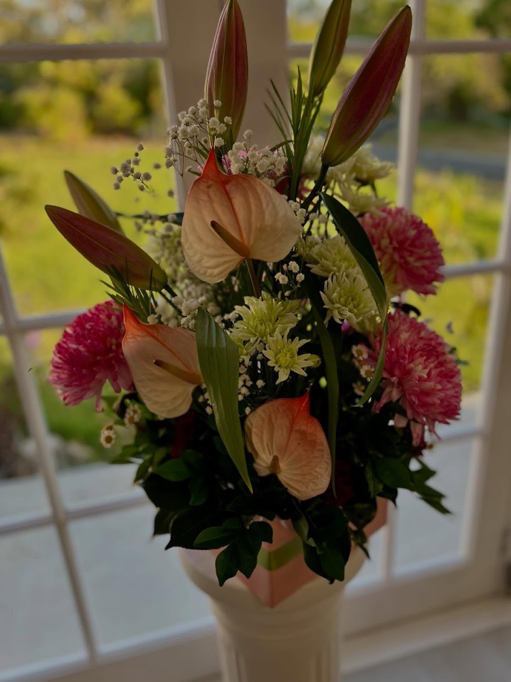 Nieve Flowers and Design | 3 Toby Ct, Dayboro QLD 4521, Australia | Phone: 0432 423 787