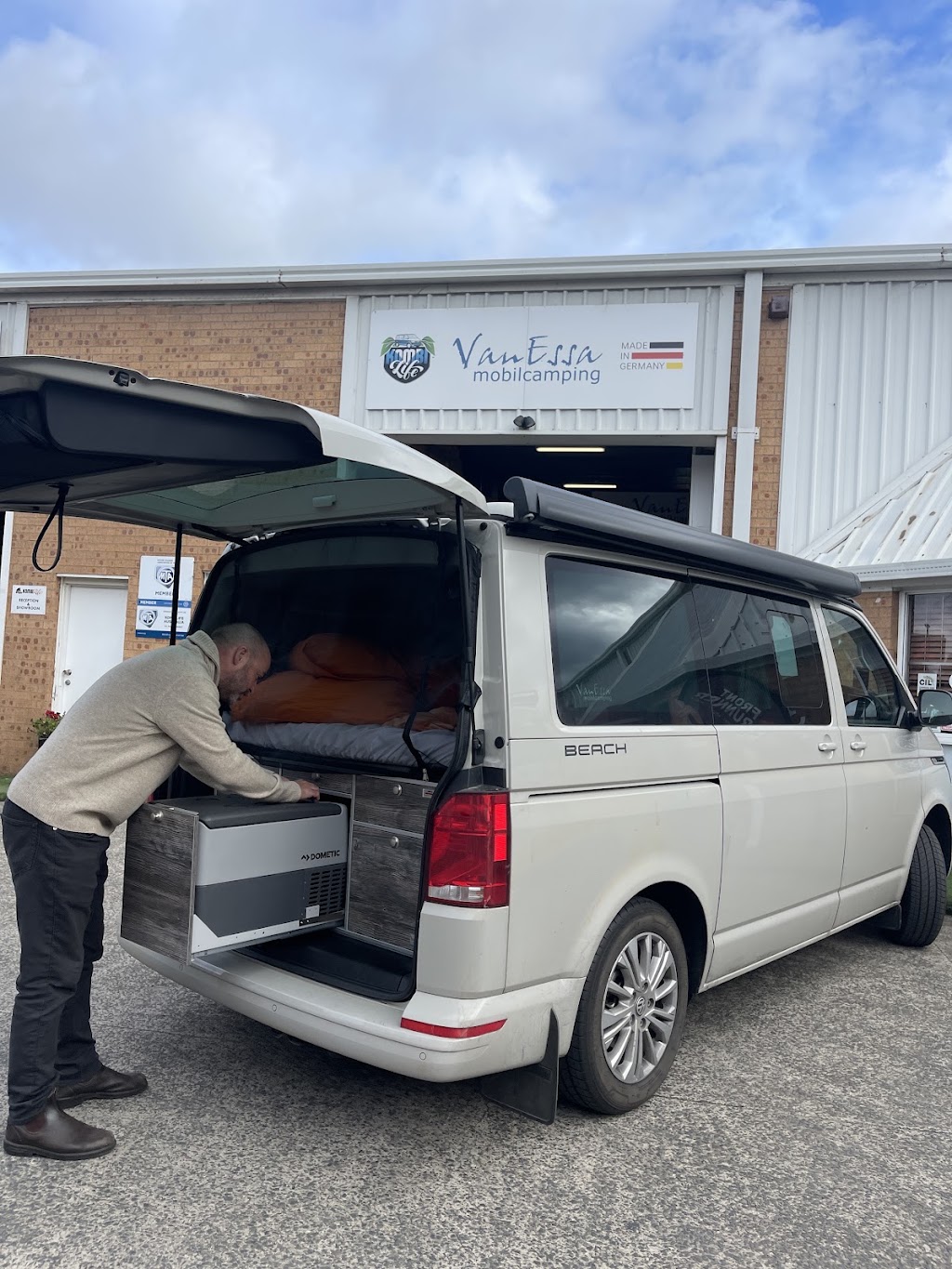 VanEssa mobilcamping Australia | 3/11 Mill Rd, Campbelltown NSW 2560, Australia | Phone: (02) 9239 4100