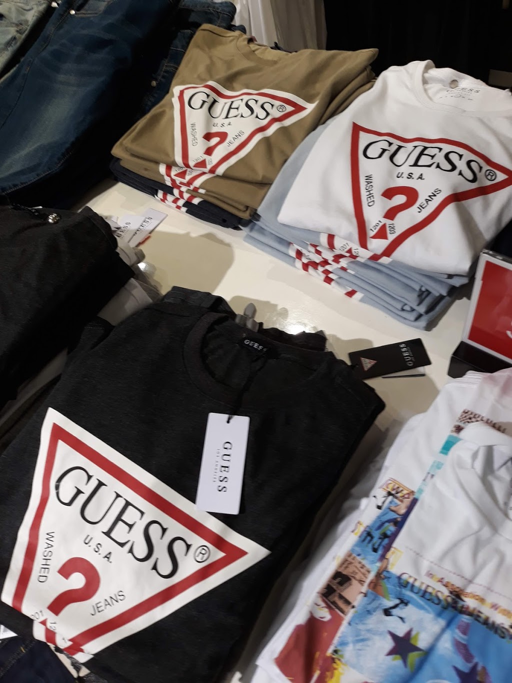 Guess | clothing store | Shop T111, Level 1, Crown Casino, 8 Whiteman Street, Southbank VIC 3006, Australia | 0396864101 OR +61 3 9686 4101