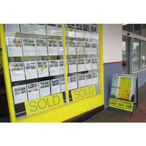 Ray White Coonamble | 34 Castlereagh St, Coonamble NSW 2829, Australia | Phone: 0487 221 100