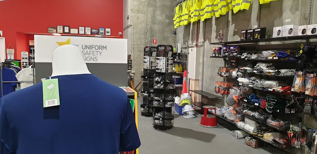 Hip Pocket Workwear & Safety Lawnton | 709 Gympie Rd, Lawnton QLD 4501, Australia | Phone: (07) 3205 4304