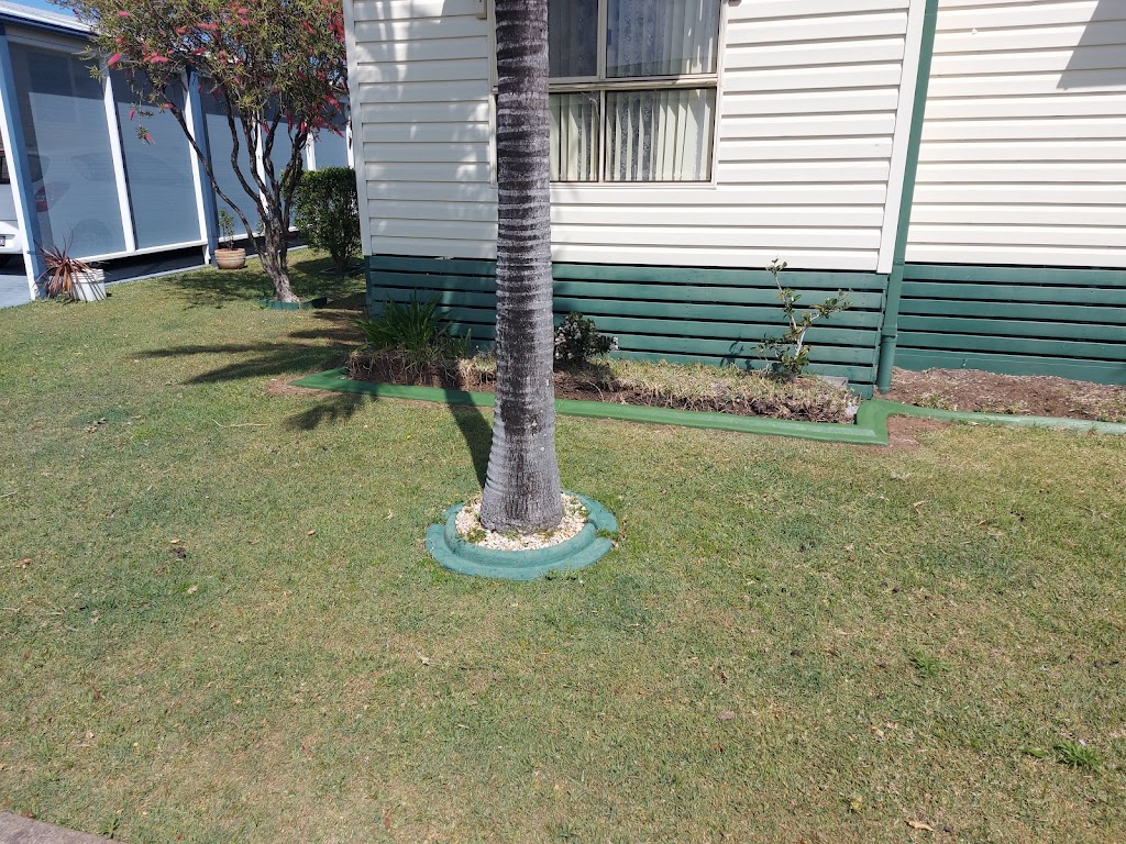 Brett continuous concrete kerbing garden edging | 3 Bottlebrush Pl, Lakewood NSW 2443, Australia | Phone: 0470 018 422