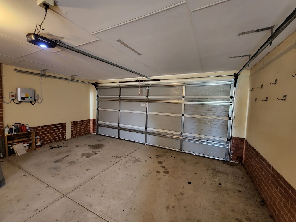 Bunbury Garage Doors | 16 Bradford Loop, Eaton WA 6232, Australia | Phone: 0428 449 059