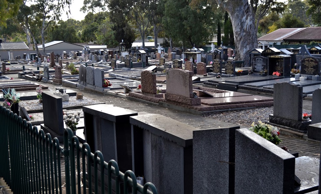 Athelstone Independent Cemetery | cemetery | 3 Schulze Ct, Athelstone SA 5076, Australia