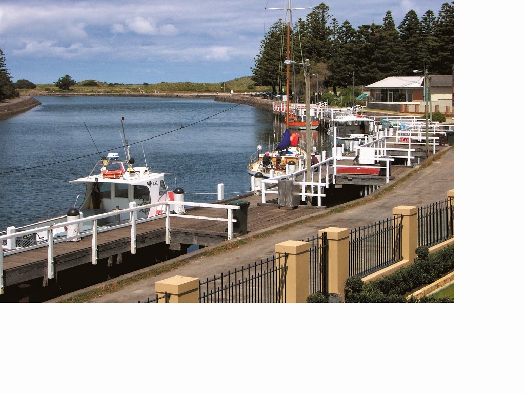 Dockside Waterfront Indulgence | 6/25 Gipps St, Port Fairy VIC 3284, Australia | Phone: 0419 589 099