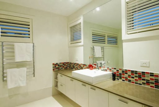 metBATHROOMS | 39 Sunshine Ave, Tarragindi QLD 4121, Australia | Phone: 0402 775 680