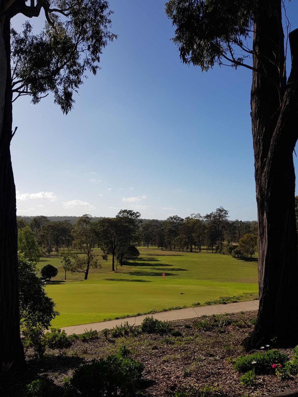 Goombungee Golf Club | Golf Course Rd, Goombungee QLD 4354, Australia | Phone: (07) 4696 5245
