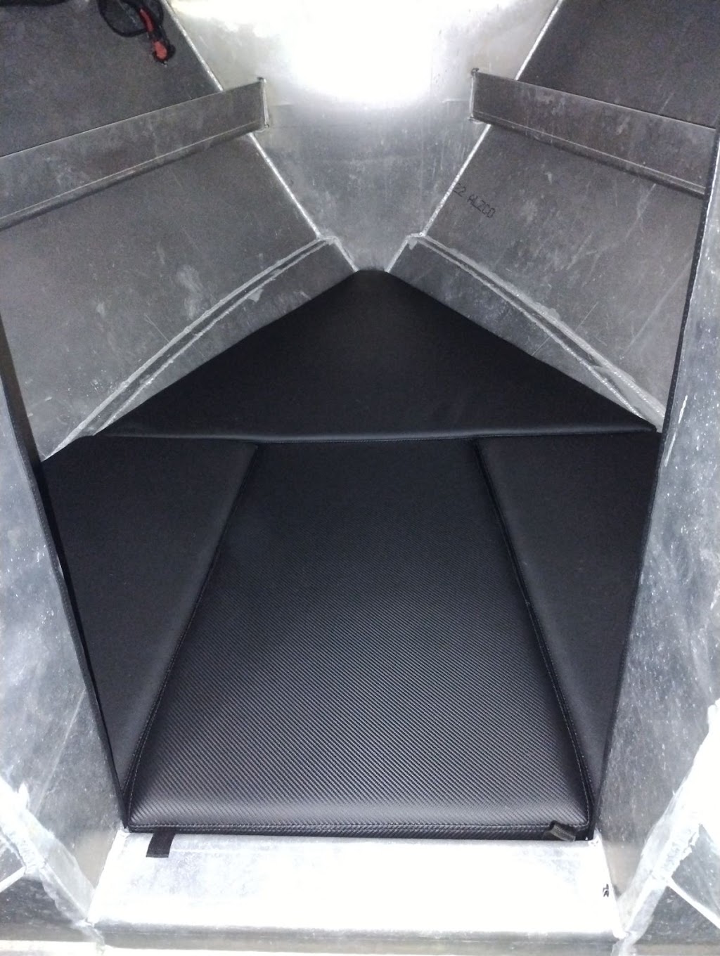 East Coast Upholstery | 24 Coral Dr, Sandy Beach NSW 2456, Australia | Phone: 0421 215 276