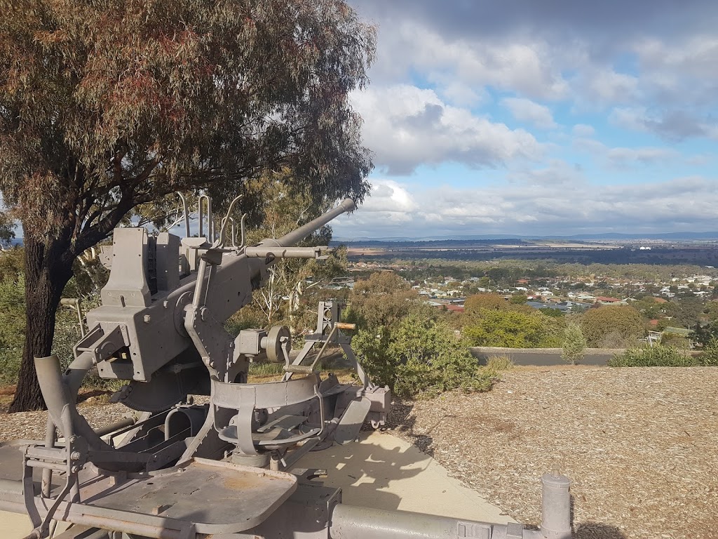Memorial Hill Lookout | park | Parkes NSW 2870, Australia | 0268612333 OR +61 2 6861 2333