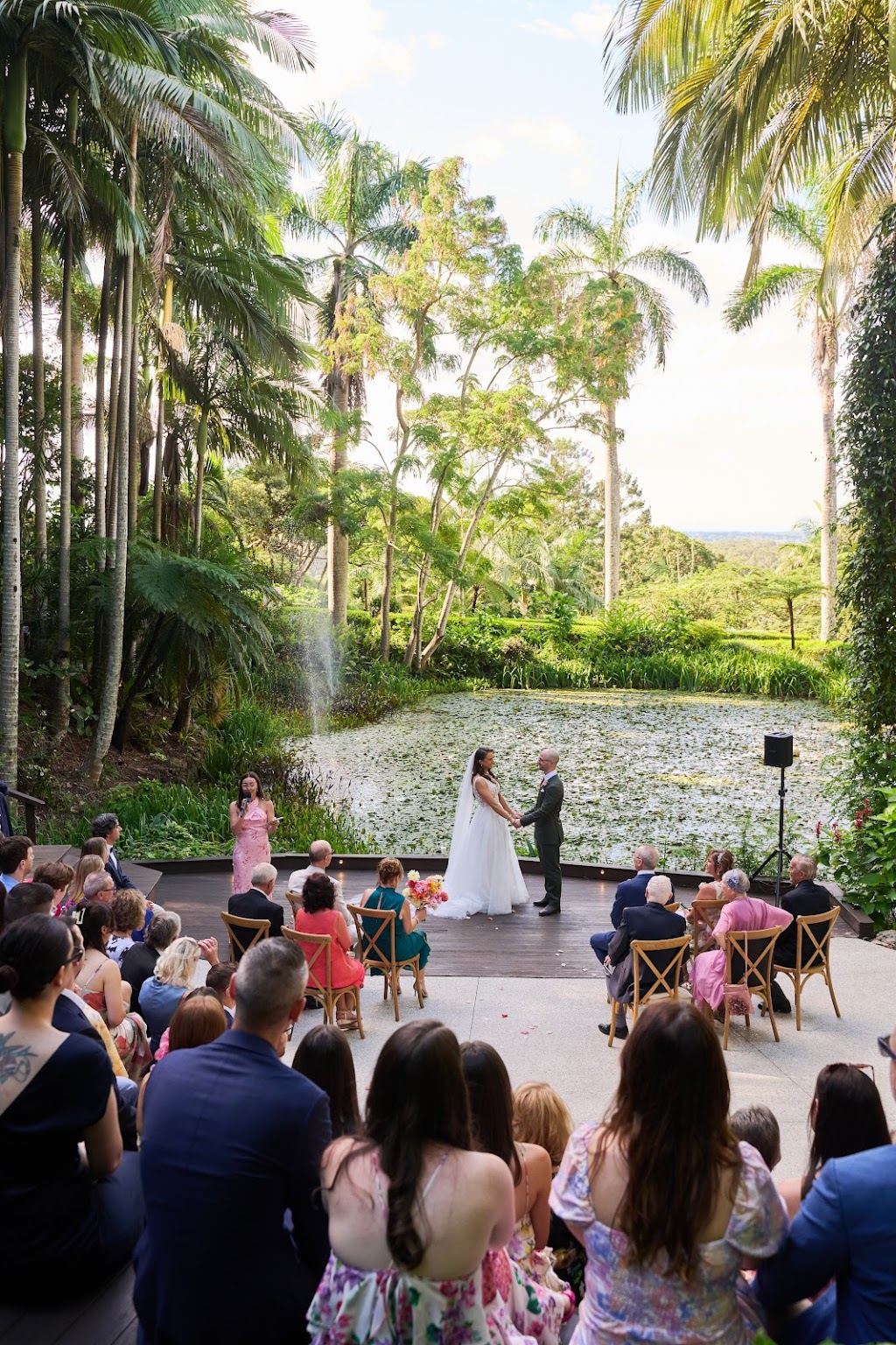 Love by Lara Celebrant and MC | Pacific Parade, Currumbin QLD 4223, Australia | Phone: 0403 836 659