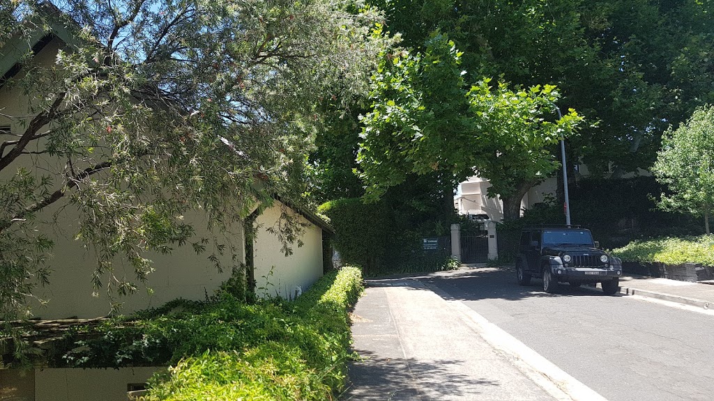 Canonbury Cottage | 159 Darling Point Rd, Darling Point NSW 2027, Australia | Phone: (02) 9391 7170